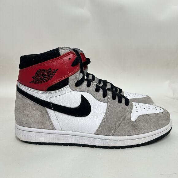 Nike Air Jordan 1 Retro High “Light Smoke Grey” - Picture 4 of 10
